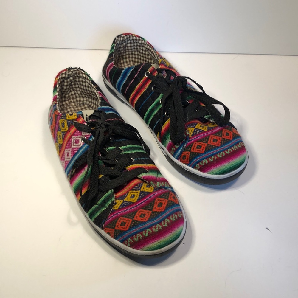 Súper Cute Bright Patterned Los Top Sneaker